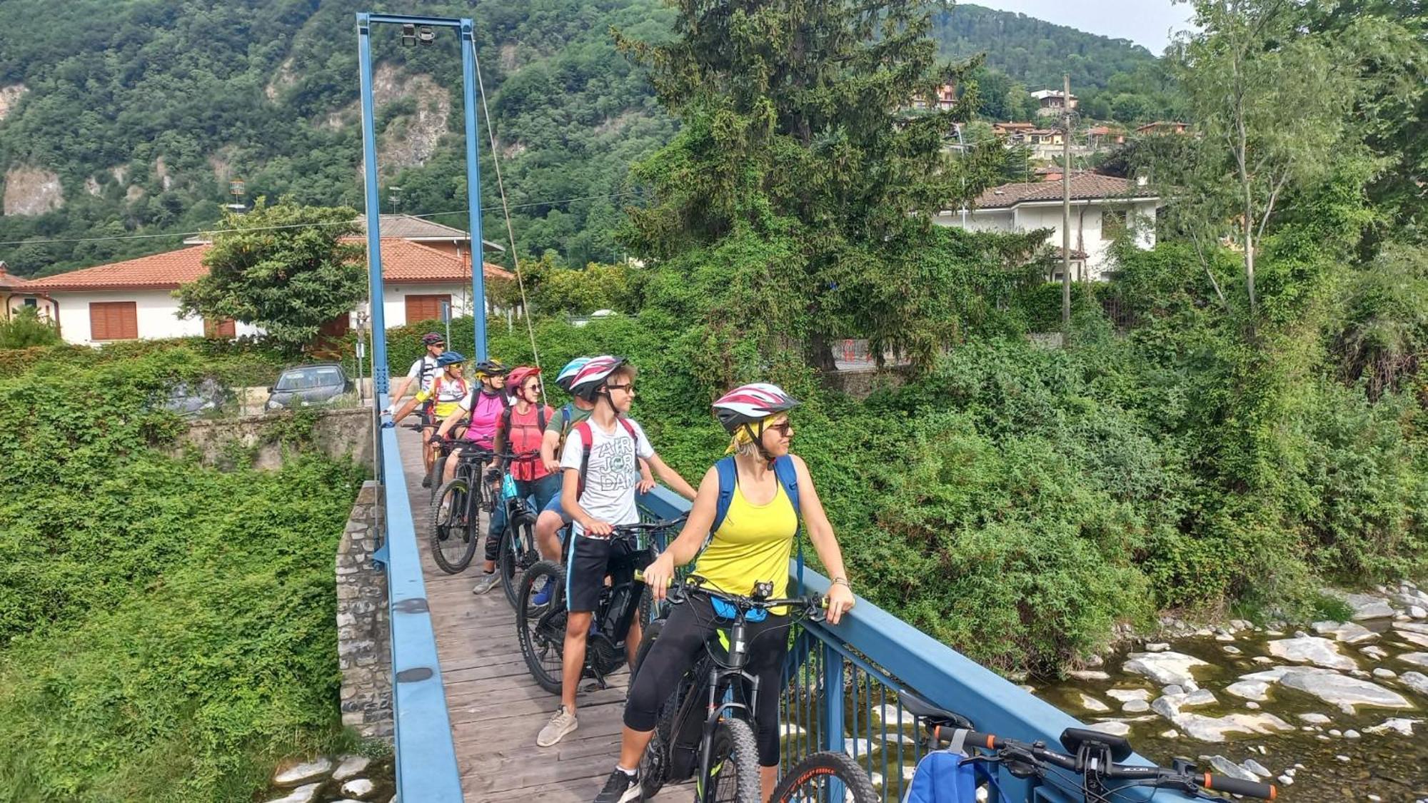 B&Bike Como Lake Castelmarte ภายนอก รูปภาพ
